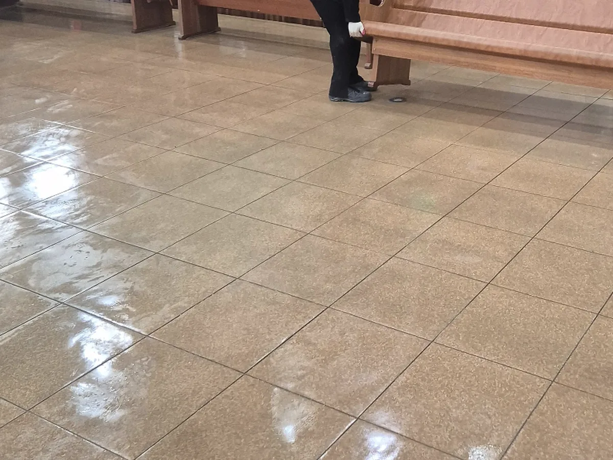부천시 원미구 소사동 예배당 방송실 장비 주변 정밀 위생청소 사례 - 행진크린