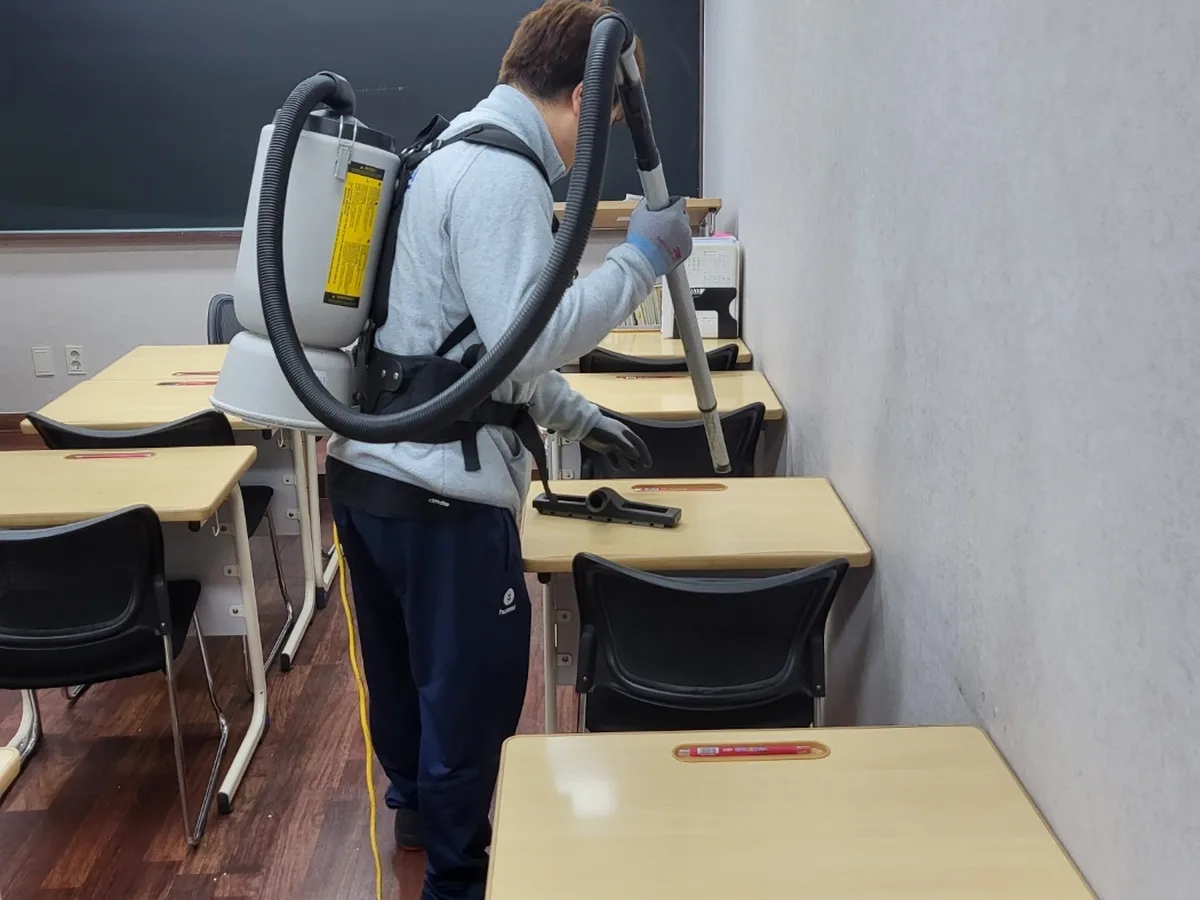 수원시 권선구 세류동 학원 좌석·책상 진공 바닥 위생청소 사례 - 행진크린